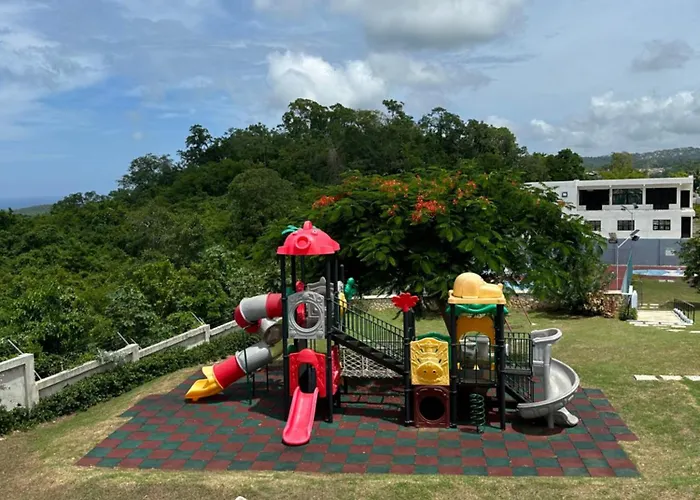 Munzel Ocho Rios